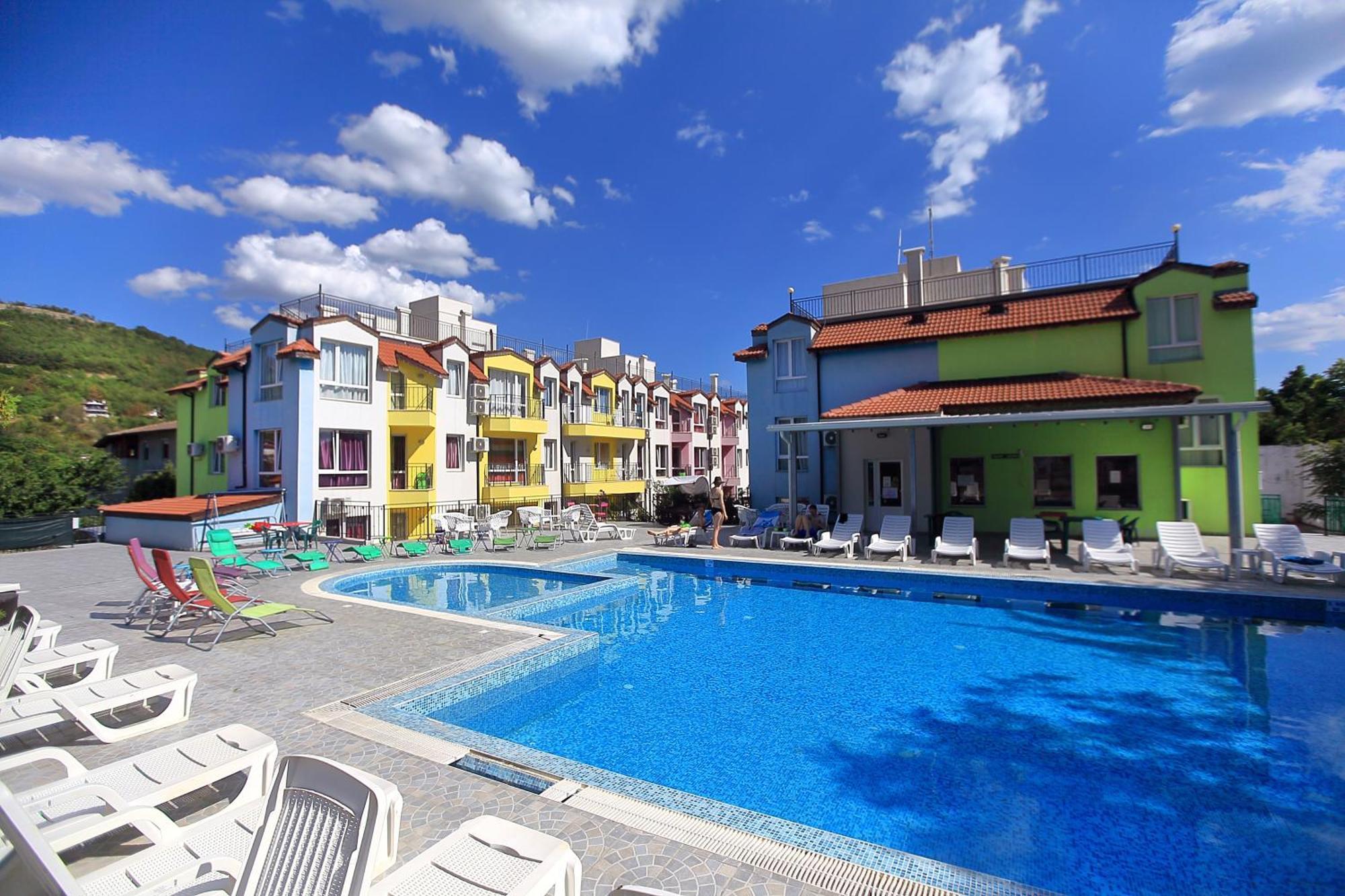 Private Apartment With Parking And Pool Balcic Exterior foto