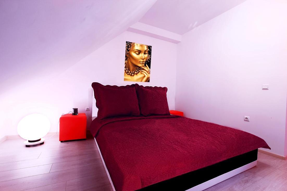 Private Apartment With Parking And Pool Balcic Exterior foto