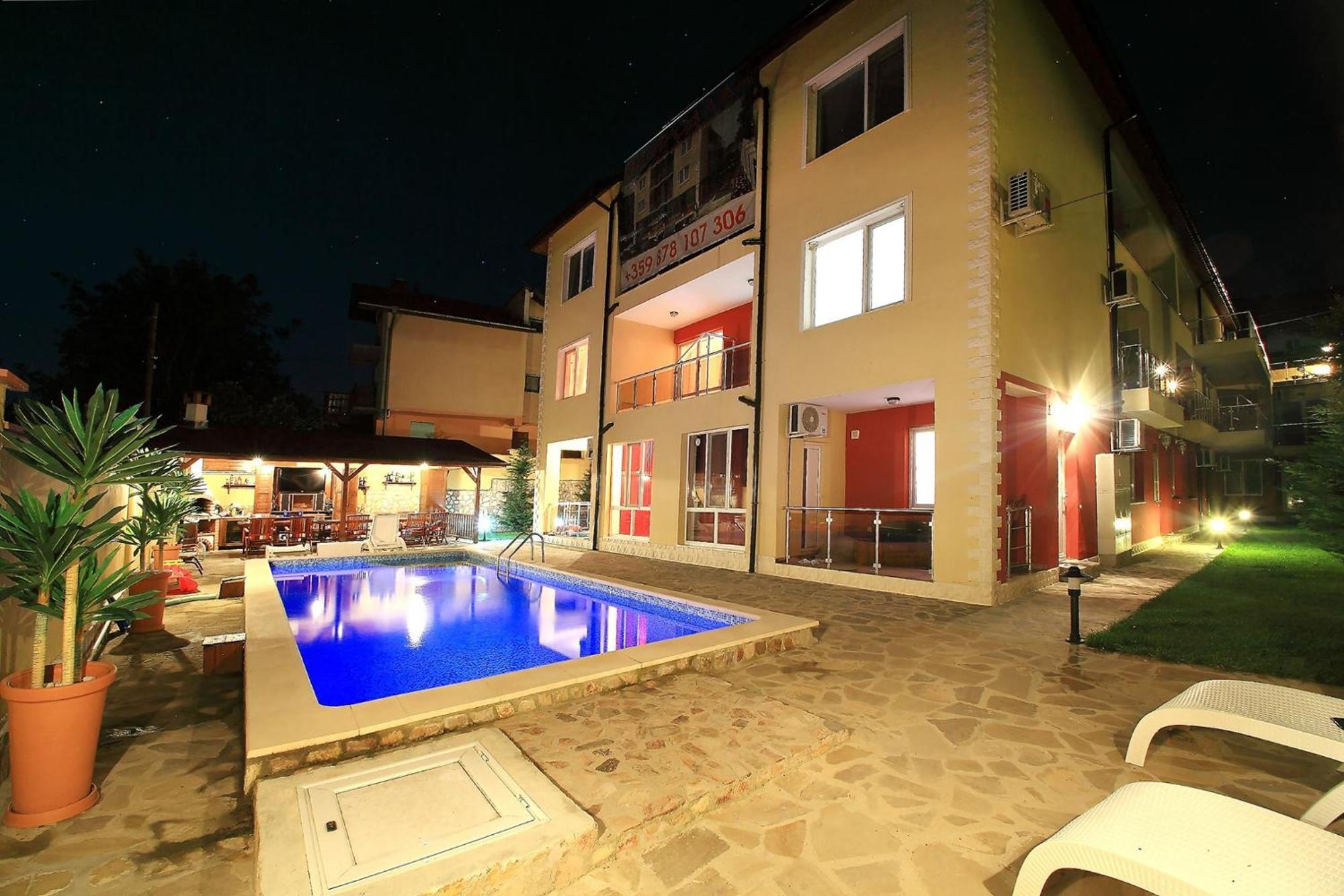 Private Apartment With Parking And Pool Balcic Exterior foto